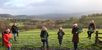 Stori lwyddiant Agrisgôp wrth i ddyddiadur ‘ffermio’ dwyieithog 2021 gyrraedd y silffoedd