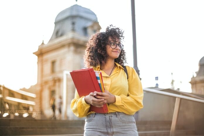 5 Side Hustles for College Students