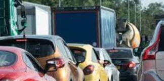 Road traffic spikes as retail returns