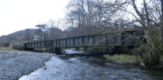 Wales railway first: Work begins to lift bridge out of river flood zone