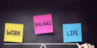 How to Strike A Healthy Real Life/Online Life Balance Post Pandemic