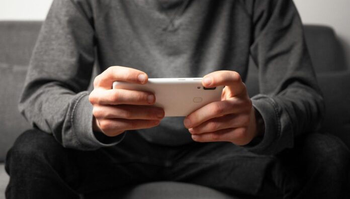 mobile-phone-5922635_1280-1
