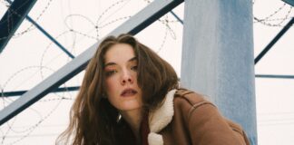 How a Men’s Sheepskin Coat Can Add Style and Comfort to Your Wardrobe