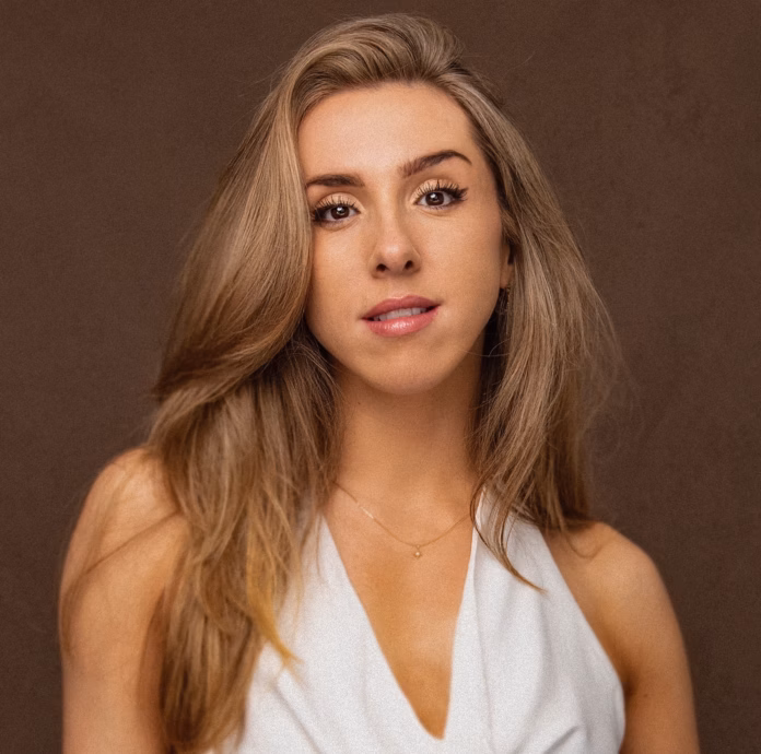 Lauren Drew - Headshot